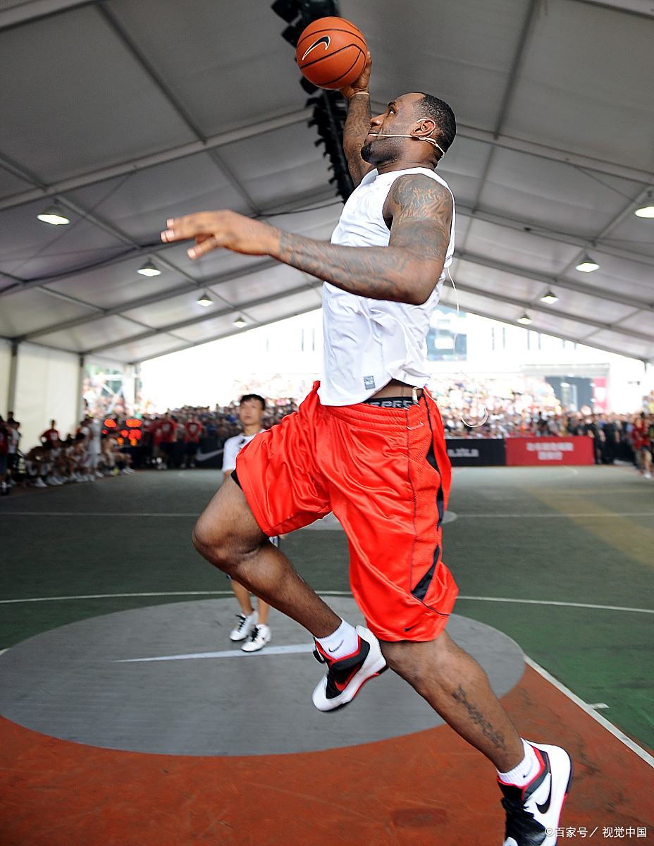 包含赛地聚焦：法国杯赛后热度飙升，洛杉矶湖人官宣签约，话题不断，赛季目标并未改变的词条-英雄联盟